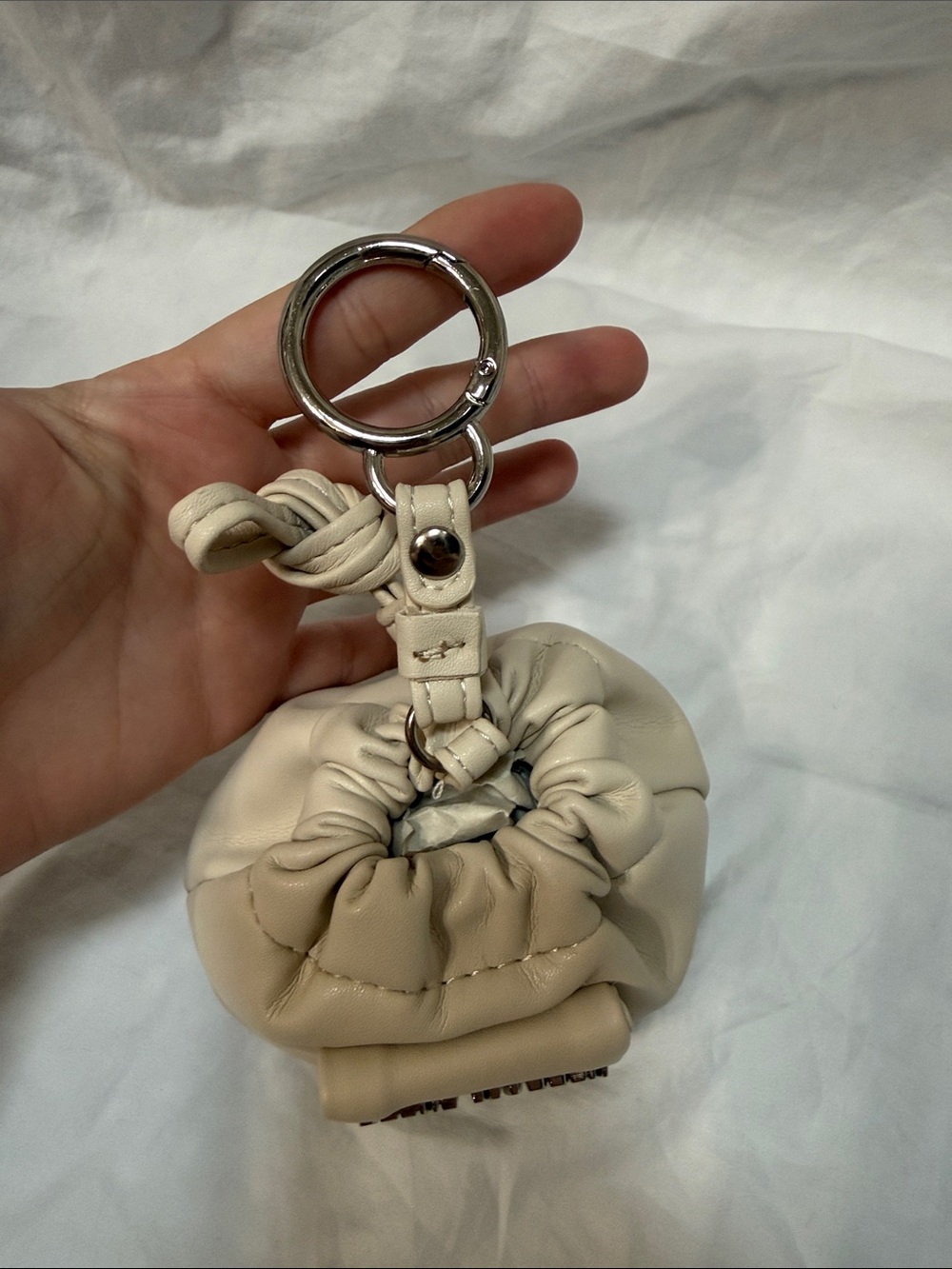 NWOT Women’s Steve Madden Cream Mini Drawstring Pouch Bag Keychain. One Size. - Picture 7 of 7
